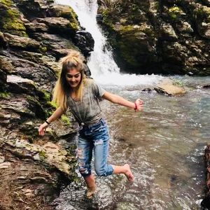 Meet your Posher, Myshaela